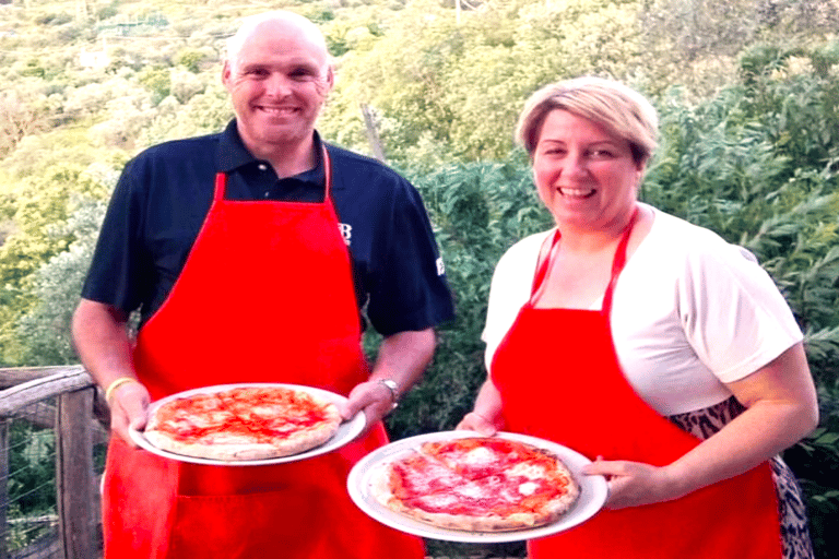 Sorrento: Clase de elaboración de pizza con vino y traslados