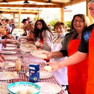 Sorrento: Pizza-Making Class with Wine and Transfers