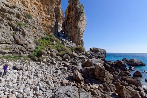 Lisbon or Sesimbra: Guided Rock Climbing Tour in Arrábida