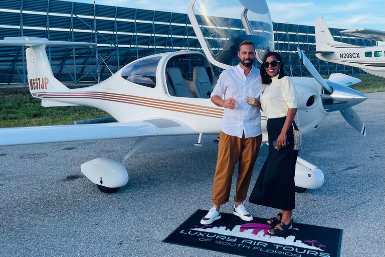 From Fort Lauderdale: Romantic Private Airplane Tour Romantic Airplane Tour of South Florida (2 Passengers)