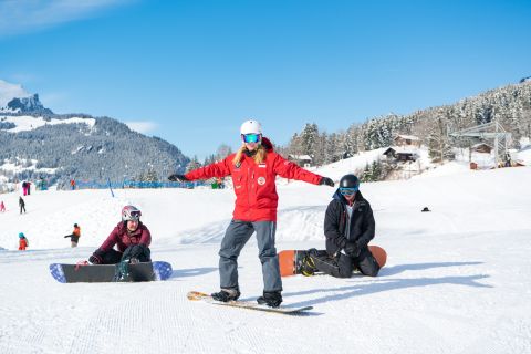 From Interlaken: Grindelwald Beginners Snowboarding Lesson