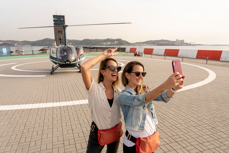 Lissabon: Helikoptertur, båttur och stadsvandring i Gamla stanEngelska Tour