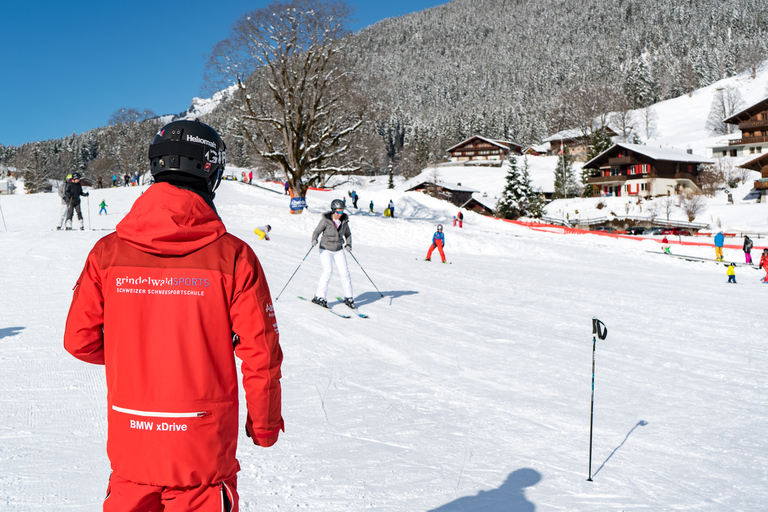 Desde Interlaken 8 horas de esquí en Grindelwald para principiantesDesde Interlaken: Esquí en Grindelwald para principiantes