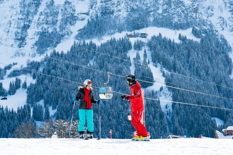 Desde Interlaken 8 horas de esquí en Grindelwald para principiantesDesde Interlaken: Esquí en Grindelwald para principiantes