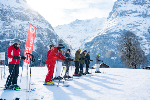 Desde Interlaken 8 horas de esquí en Grindelwald para principiantesDesde Interlaken: Esquí en Grindelwald para principiantes