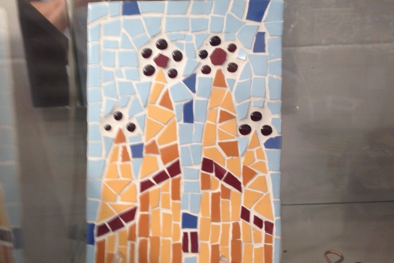 Barcelona: Clase de mosaico de Trencadís - Aprende la técnica de GaudíBarcelona: clase de mosaico de Trencadís de 4 horas