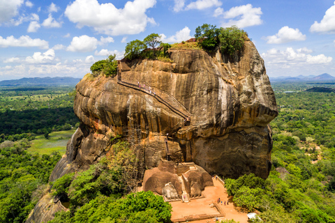 Colombo: Polonnaruwa &amp; Sigiriya Guided Day Tour with Lunch