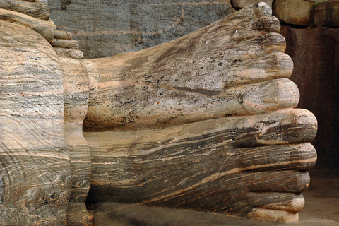 Kolombo: Polonnaruwa i Sigiriya - całodniowa wycieczka z przewodnikiem z lunchemKolombo: jednodniowa wycieczka z przewodnikiem Polonnaruwa i Sigiriya z lunchem