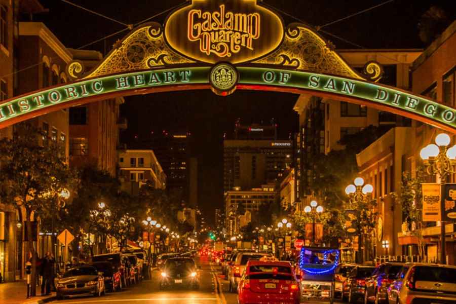 San Diego: Gaslamp Quarter Ghosts and Crime Walking Tour. Foto: GetYourGuide