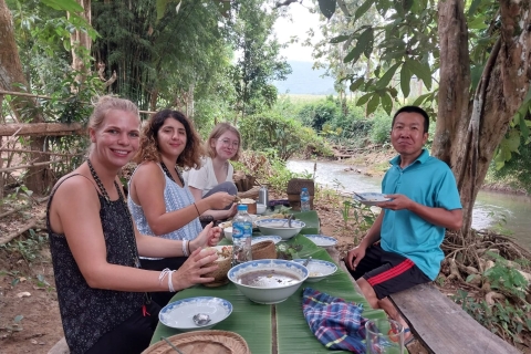 Luang Prabang: Erlebnis Biobauernhof & Wanderung nach Kuang siMorgenmarkt, Veganes Essen auf dem Bauernhof & Wanderung zum Kuang Si