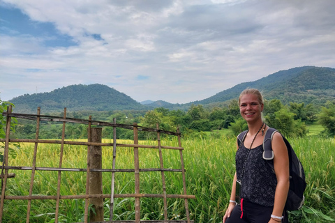 Luang Prabang: Senderismo fuera de los caminos trillados con comida campestre