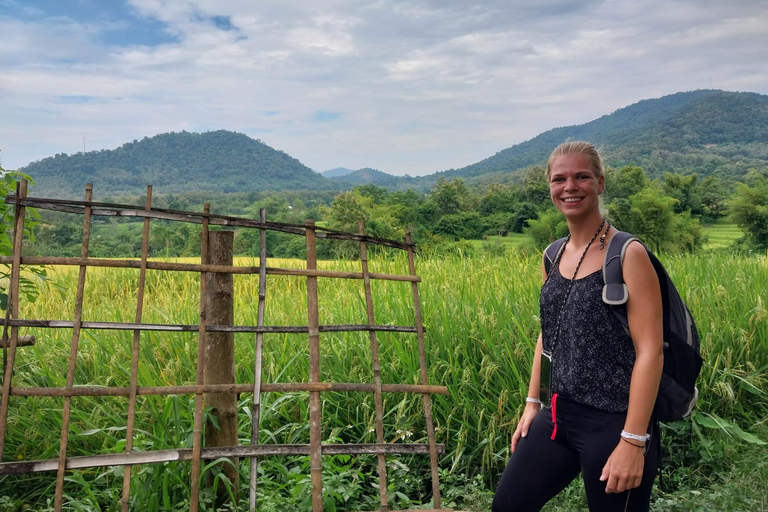 Luang Prabang: Senderismo fuera de los caminos trillados con comida campestre