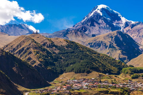 Ab Tiflis: Gruppen-Tagestour nach Kazbegi