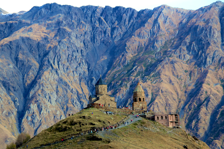 Tbilisi: Tour en grupo de un día de Kazbegi