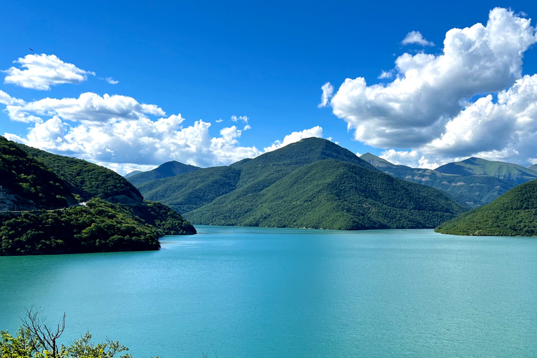 Tbilisi: Tour en grupo de un día de Kazbegi