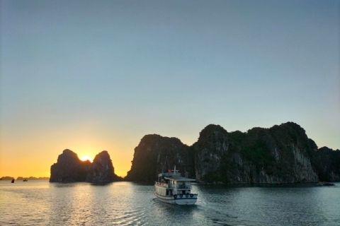 Z Hanoi: 3-dniowy 5-gwiazdkowy rejs po zatoce Ha Long Bay z posiłkami