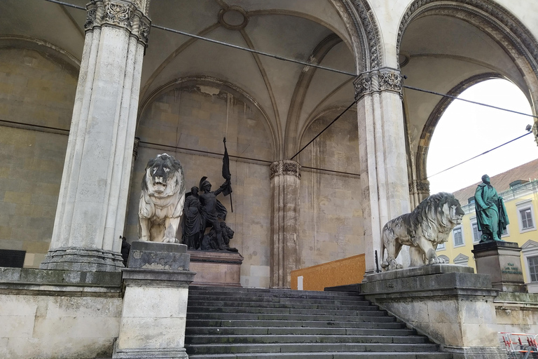 Residence of Munich private tour with skip the line ticket Tour plus Treasure Chamber