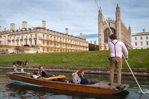 Cambridge: recorrido en barca por el puente de los suspiros