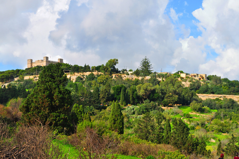 Malta: privé-natuurtour Buskett Woodlands & Dingli CliffsMalta: natuurwandeling door Buskett Woodlands en Dingli Cliffs