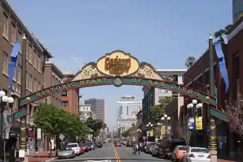 San Diego: Gaslamp Quarter Frontier History Walking Tour