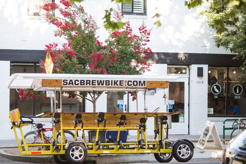 Sacramento: Pedal Bar Tour met 2 haltesSacramento: Fietstocht met 2 stops