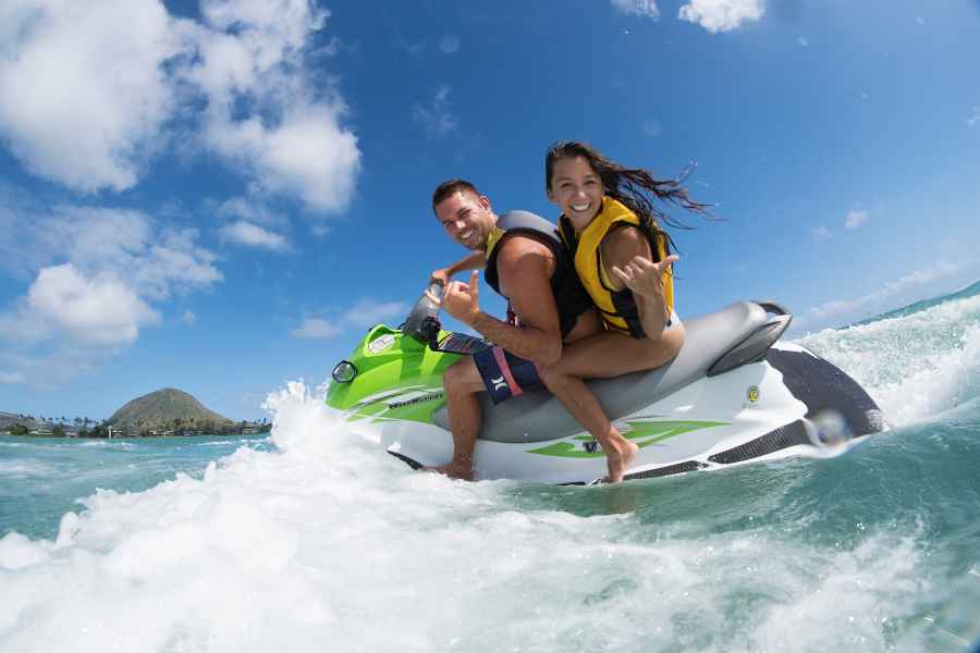 Honolulu: Tandem-Jetski-Abenteuer in der Maunalua Bay. Foto: GetYourGuide