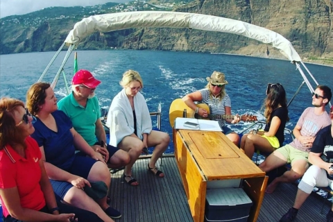 Funchal: wycieczka jachtem z obserwacją delfinów i wielorybówWycieczka z miejscem spotkania