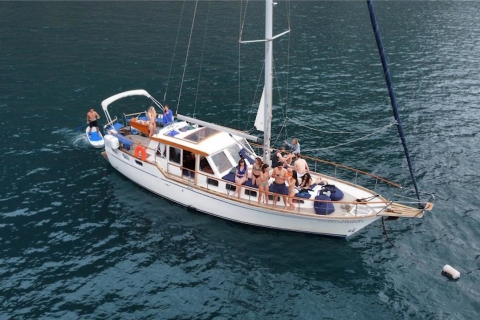 Funchal: Yacht Tour with Dolphin and Whale Watching Tour with Meeting Point