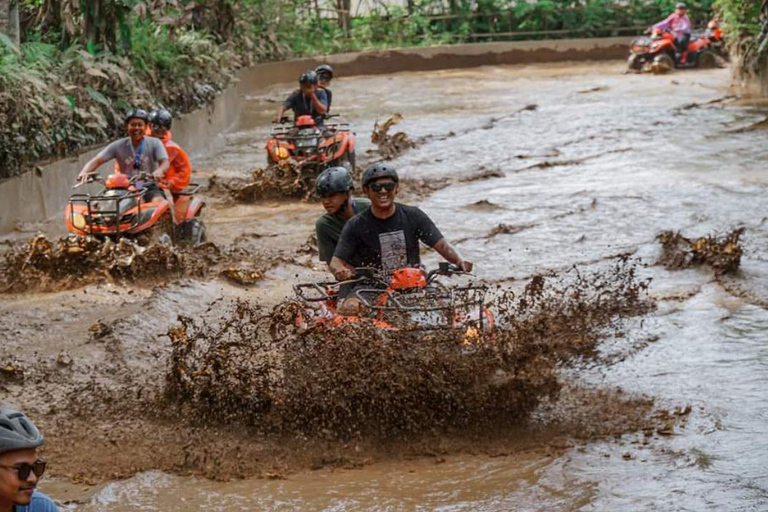 Bali: Ubud Dragon Face ATV e Ayung Rafting con pastoSolo Ubud: Grotta del Drago ATV e rafting sul fiume - con trasferimenti