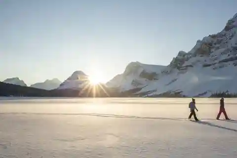 Tromsø: Snowshoeing i naturskønt landskab