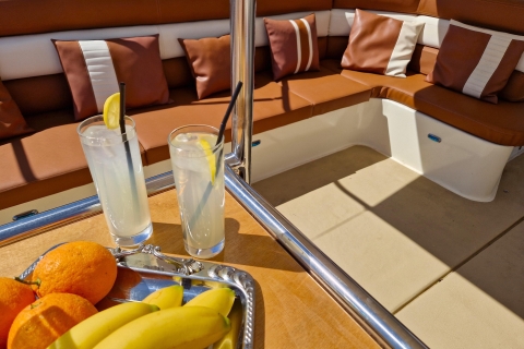 Protaras: Blue Lagoon Charters met The Yellow Boat Cruises