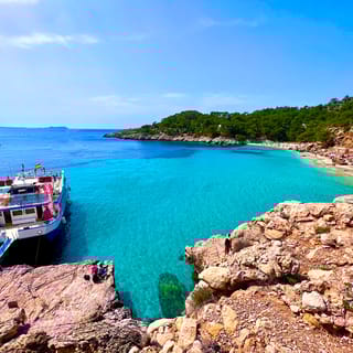 Ibiza: Cala Salada & Ses Margalides Cruise with Snorkeling