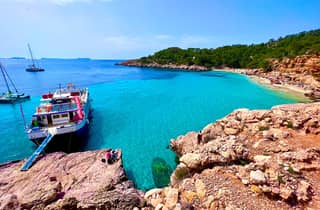 Ibiza: Cala Salada e crociera a nord con bevande e snorkeling