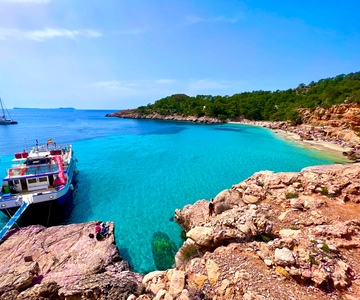 Ibiza: Cala Salada & North Cruise with Drinks & Snorkeling