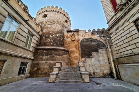 Baku: Historyczna i nowoczesna wycieczka po BakuBaku: Historyczna i nowoczesna wycieczka grupowa w Baku