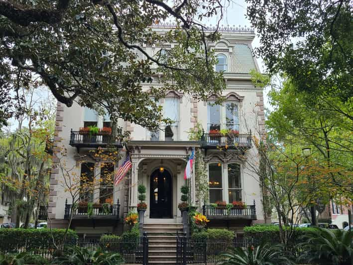 Savannah: Old Town Hop-On Hop-Off Trolley Tour | GetYourGuide