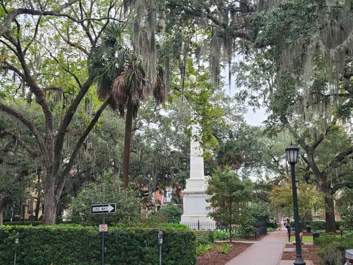 Savannah: Old Town Hop-On Hop-Off Trolley Tour | GetYourGuide