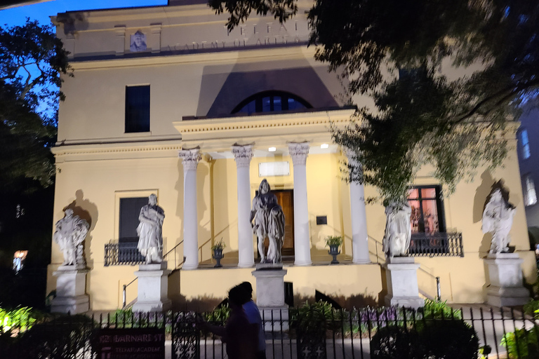 Savannah: Excursão de fantasmas e lápides com entrada para a casa baixaSavannah: excursão de fantasmas e lápides com entrada de casa baixa