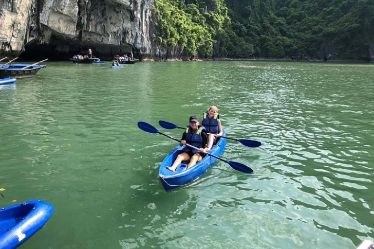 Ab Hanoi: 2-tägige Bootstour zur Ha Long Bay und Tu Long Bay