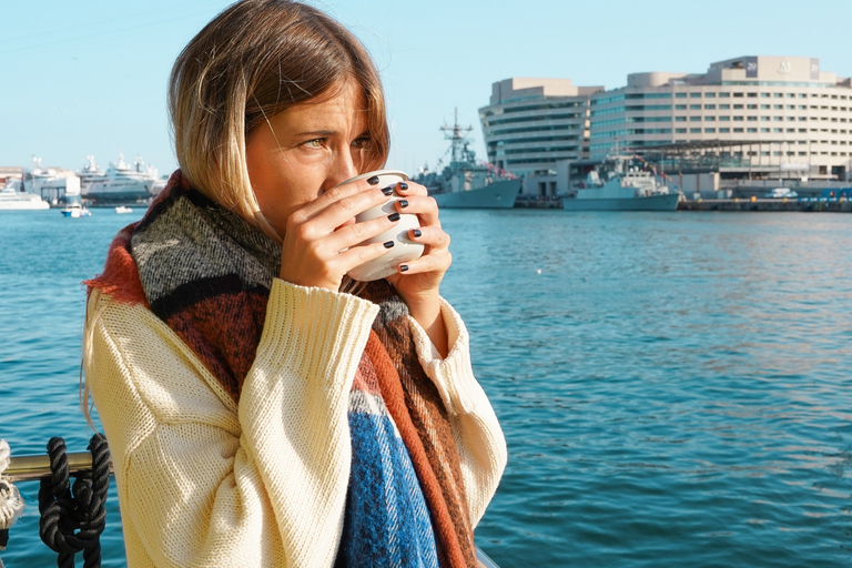 Barcelone : Croisière en catamaran de jour ou au coucher du soleil avec musiqueCroisière au coucher du soleil avec musique live