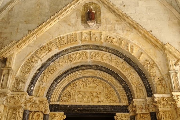 Au départ de Split : Excursion d'une demi-journée à TrogirExcursion d'une demi-journée à Trogir depuis Split