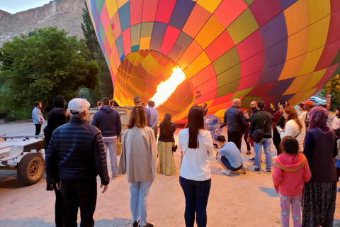 Van Istanbul: tweedaagse trip naar Cappadocië met ballon+grothotelPrivérondleiding in het Engels