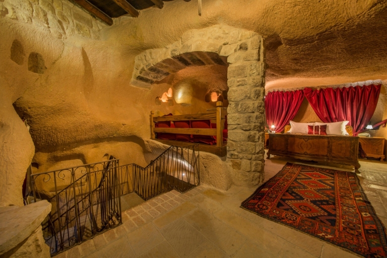 From Istanbul: 2-Day Trip to Cappadocia w/Balloon+Cave Hotel Private Tour in Other Languages
