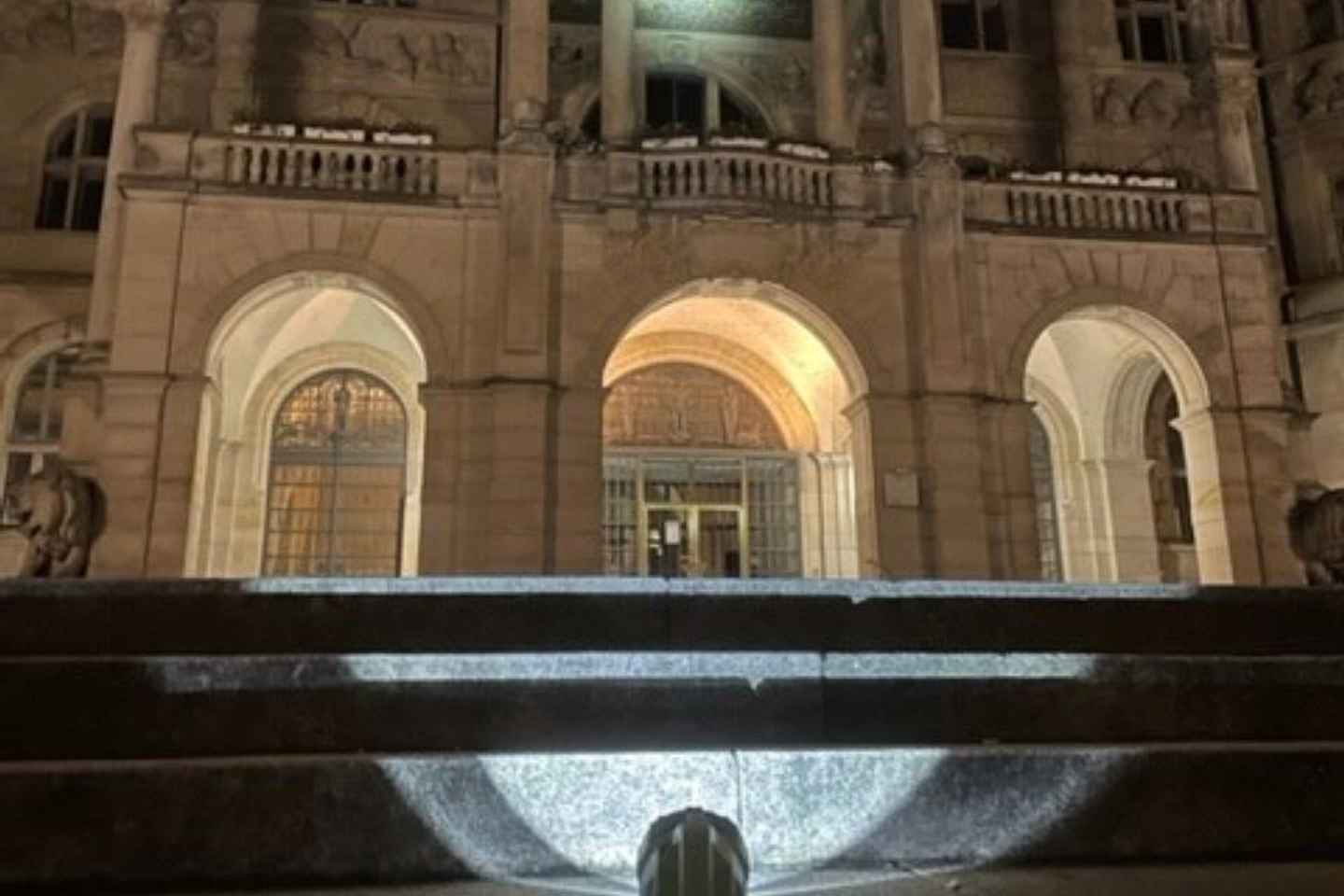 夜游汉诺威:手电筒探秘徒步之旅