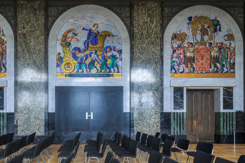 Hannover: New Town Hall exclusive Guided Walking Tour