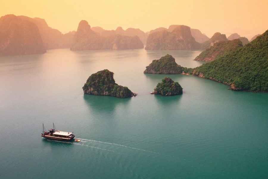 Ab Hanoi: Geführte Tagestour zur Halong-Bucht & Mittagessen
