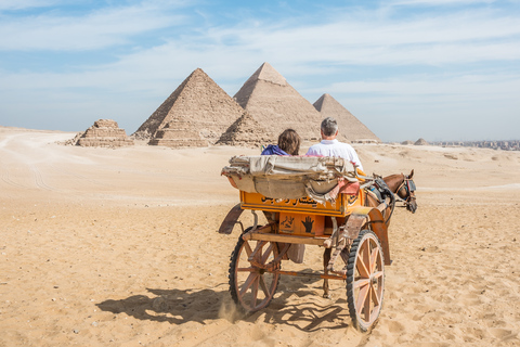 El Cairo: tour de medio día por las pirámides en camello o carruaje de caballosTour privado en carruaje sin tarifas de entrada