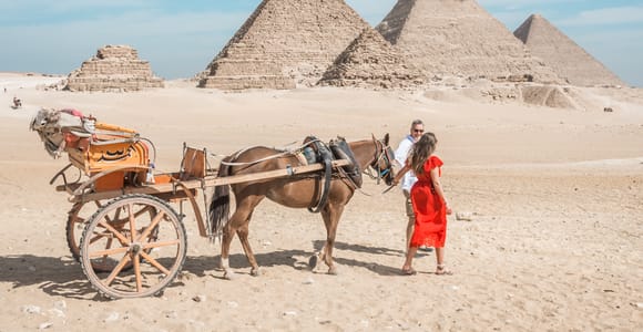 Cairo: Half Day Pyramids Tour by Camel or Horse Carriage