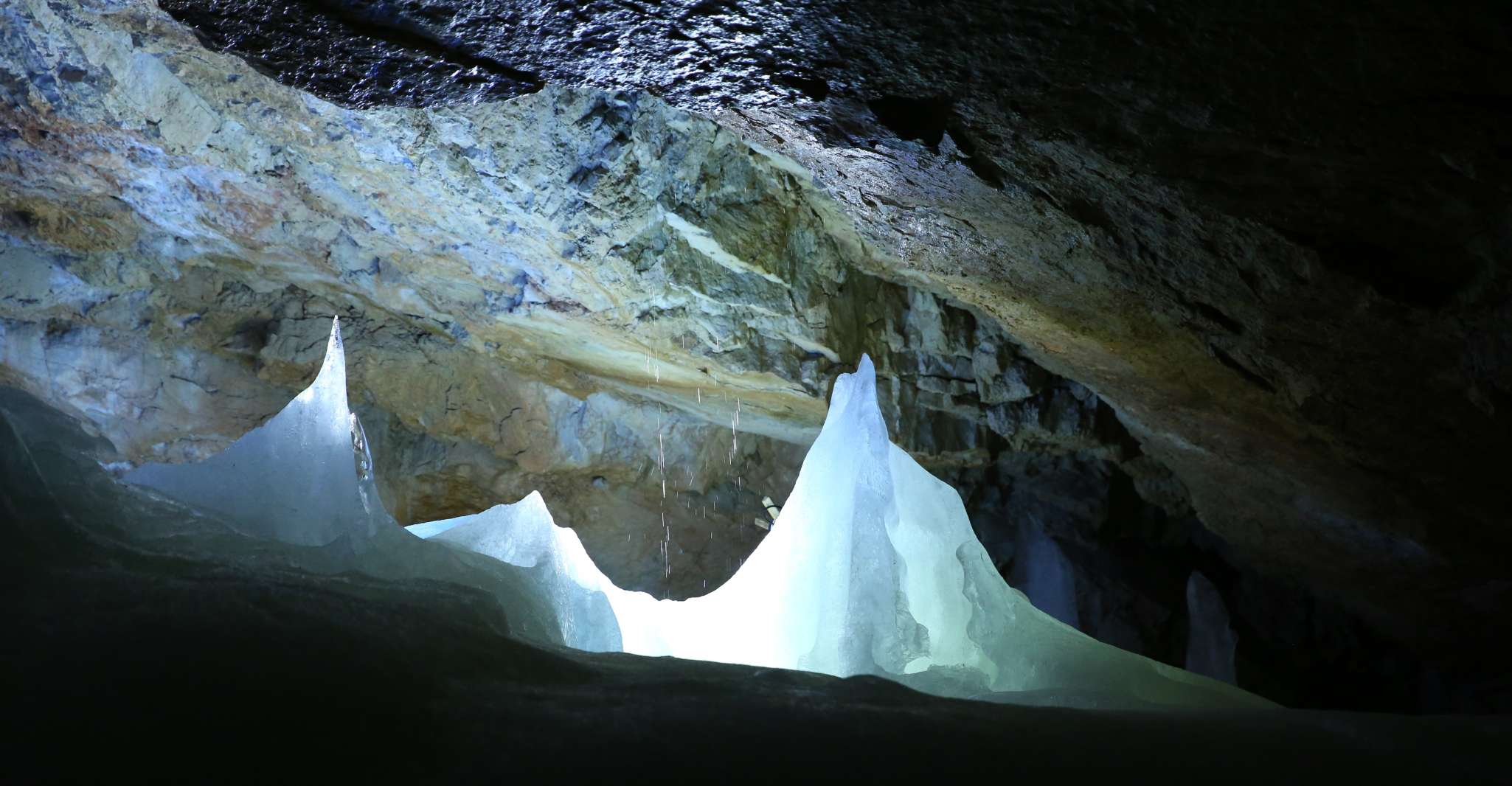 Werfen Ice Caves & Hohenwerfen Castle Private Tour - Housity