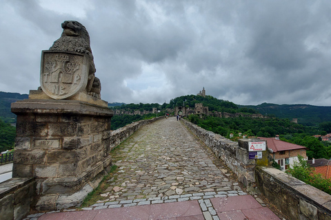 Desde Sofía: Excursión a Veliko Tarnovo y Arbanasi con traslado